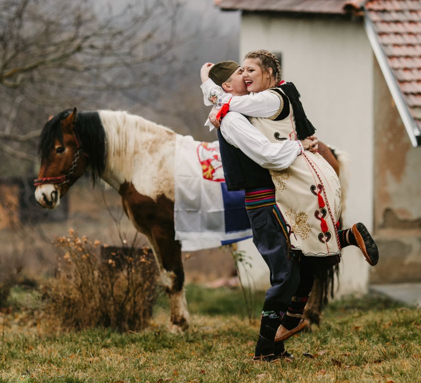 Fotografisanje venčanja u Kragujevcu – Crkva Živonosni Istočnik Drenovac