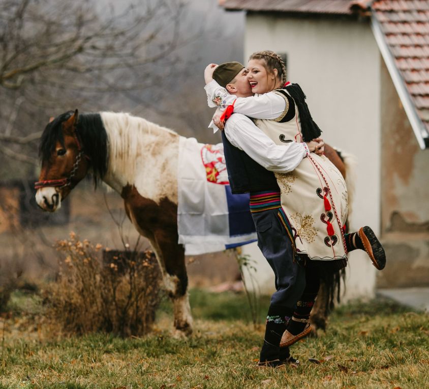 Fotografisanje venčanja u Kragujevcu – Crkva Živonosni Istočnik Drenovac